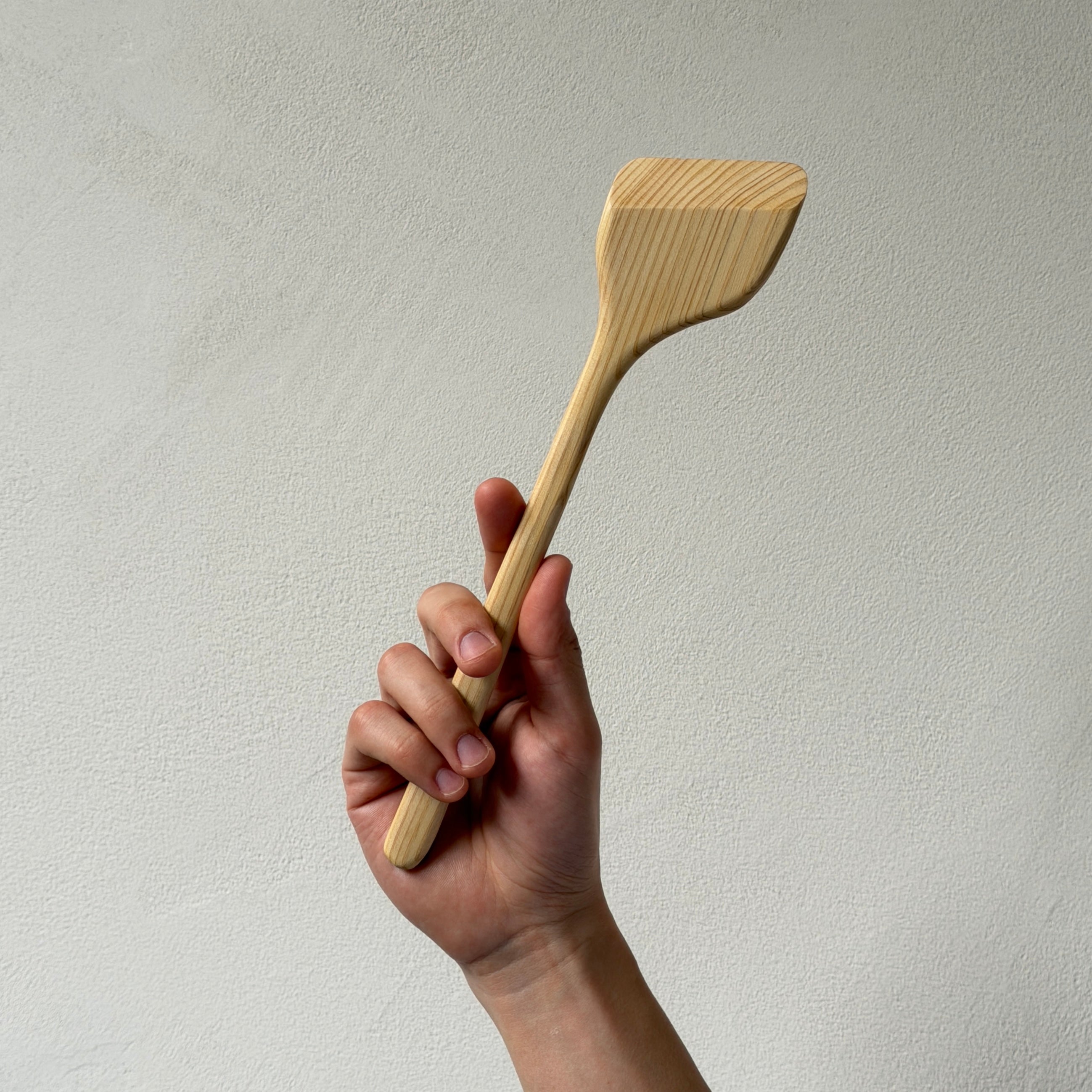 HELPFUL ITEMS Spatula
